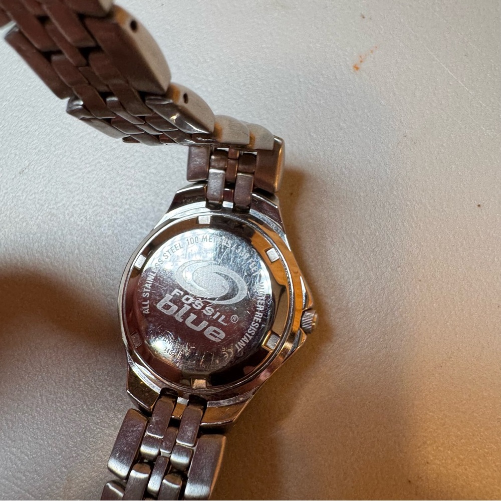 Fossil Women's Watch with Red Dial and Silver Band - Picture 3 of 3